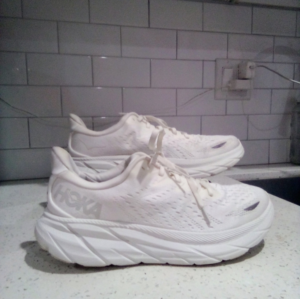 Hoka Clifton 8 Men's Shoes Size 9.5